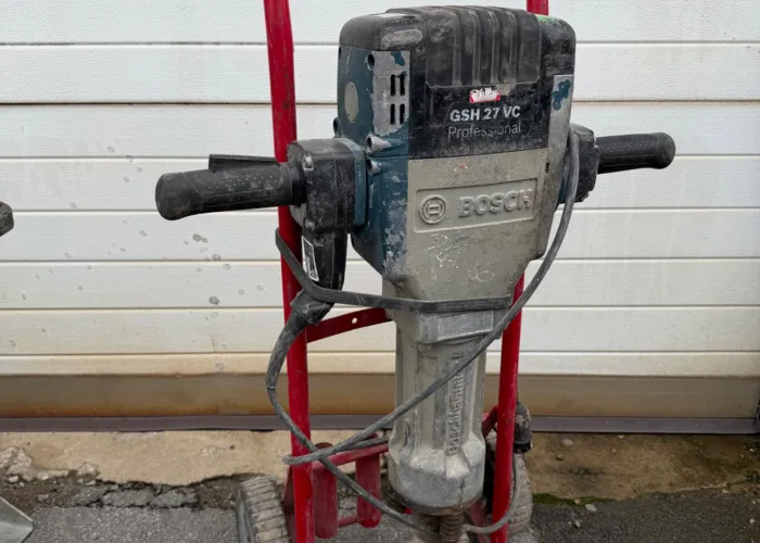 Marteau piqueur Bosch GSH27VC 30kg